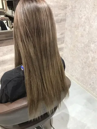 ロング カラー Blanco 村松 美里のヘアスタイル