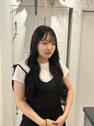 ロング 平山 千紗のヘアスタイル