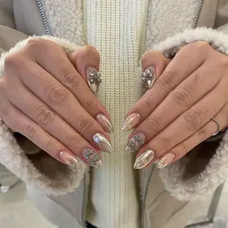 ネイル カンナ【Y2Kネイル /コーンロウ】のネイルデザイン