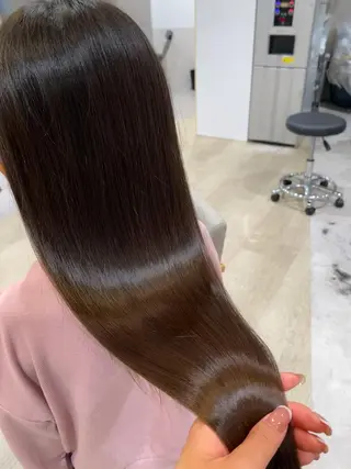 ロング 顔まわりカラー特化 赤津百合絵のヘアスタイル