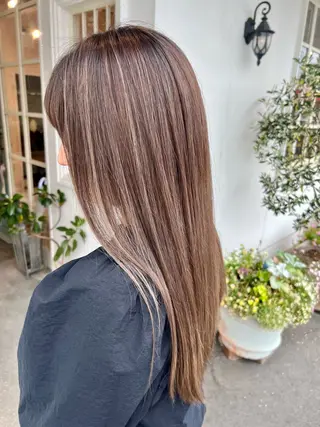 ロング カラー KARIN /Huitのヘアスタイル