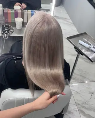 ロング カラー 菜々🫧新宿 透明感ケアブリーチのヘアスタイル