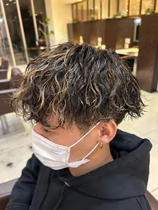 カラー パーマ メンズ 🩵ハイトーン🩵 緒方美柚のヘアスタイル