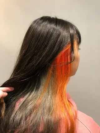 ロング カラー ワタナベ テルマサのヘアスタイル