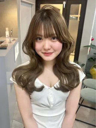 ロング moe🎀 透明感カラーのヘアスタイル