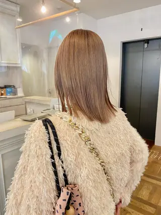 セミロング maruquee de mashu所属・モモコ/ブリーチ/ ミルクティカラーのヘアスタイル