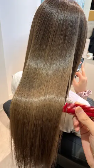 セミロング 髪質改善IENA店長 小泉拓のヘアスタイル