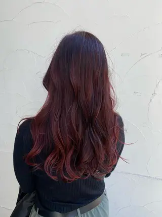 ロング カラー CYAN.矢場町店所属・三代 ゆりあのヘアスタイル