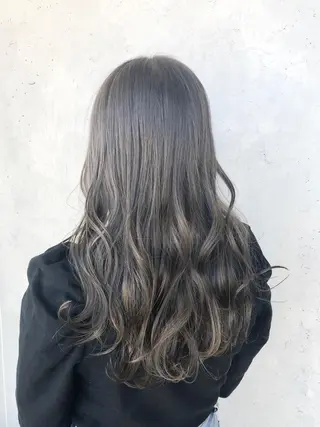 ロング カラー ヘアアレンジ ｲﾝﾅｰｶﾗｰ屋さん 🫧伊藤拓実のヘアスタイル