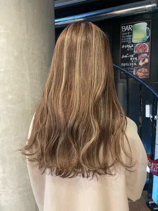 ミディアム カラー ケアブリーチ/ エクステ/レイヤーのヘアスタイル