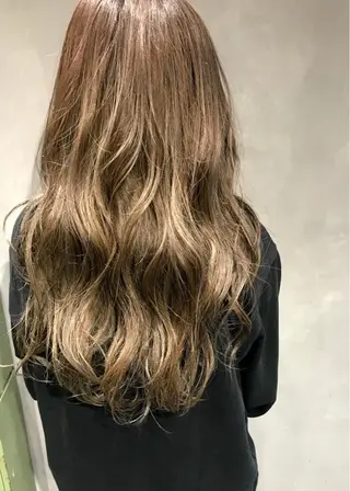 ロング カラー ainico.所属・明治神宮前 NANAMIのヘアスタイル