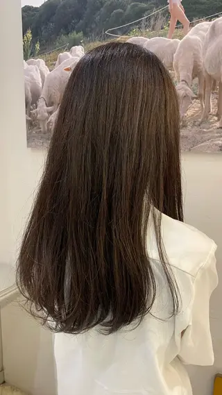 ロング カラー 谷 花音のヘアスタイル