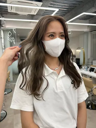 ロング 👒透明感カラー yui👒のヘアスタイル