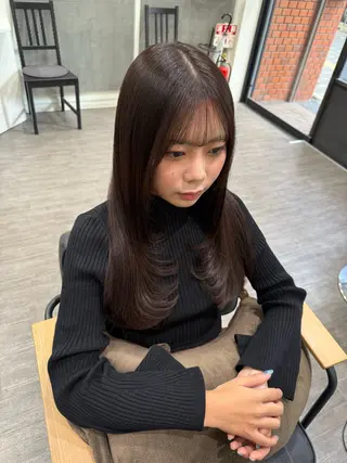 ロング カラー 上田 紗也のヘアスタイル