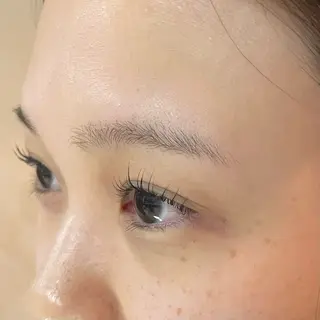 マツエク・マツパ 徳留 もも花のヘアスタイル