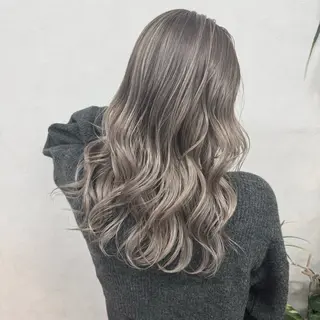 ロング VIF大船所属・🦖こみなとみゆ🦖 カラー特化のヘアスタイル