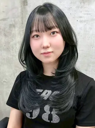 ロング カラー XELM nearaのヘアスタイル