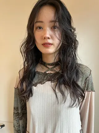 ロング パーマ pu+on. nailworks所属・fuyumi / ニュアンスネイルのネイルデザイン