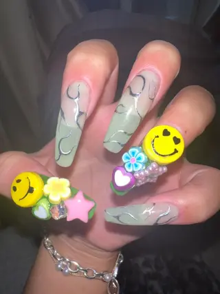 ネイル Allma Nailのネイルデザイン