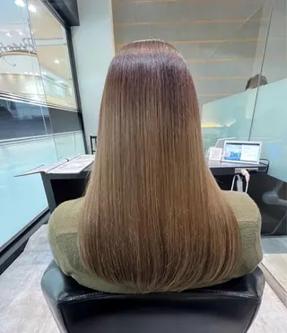 カラー 林 美月のヘアスタイル