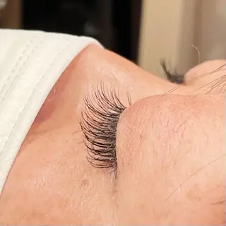 マツエク・マツパ 西村 未羽/ﾏﾂｴｸ /網紅/ﾊﾟﾘのマツエク・マツパデザイン