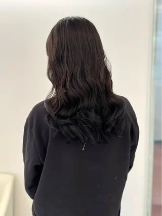 ロング パーマ コテ巻き風パーマ/ キミシマカイトのヘアスタイル