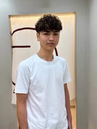カラー パーマ メンズ 渡 汐音のヘアスタイル