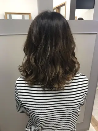 ミディアム カラー ere hair salonのヘアスタイル