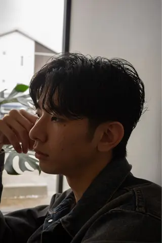 ミディアム 出島 凜平のヘアスタイル