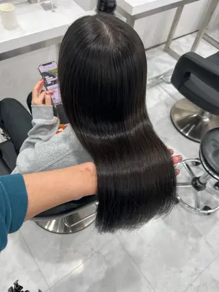 ロング カラー オリーブカラー🫒 レイヤーカット✂︎のヘアスタイル