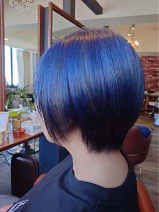 ショート カラー ロイヤルスイート所属・眞壁 華子のヘアスタイル