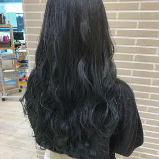 ロング 潟上 菜摘のヘアスタイル