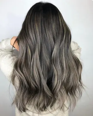 カラー 李 文のヘアスタイル