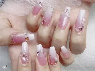 ネイル Rainrain💧 パーツ豊富、やり放題のネイルデザイン