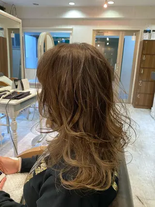 セミロング カラー 《TIARA》桜木町 SHIN亀井 真のヘアスタイル