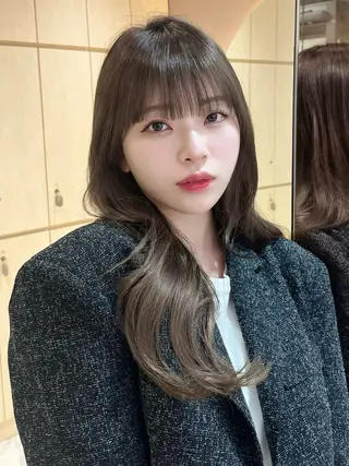セミロング カラー 髪質改善 縮毛矯正 韓国ヘア　柏崎颯刀のヘアスタイル
