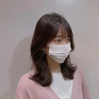 ミディアム La paix所属・パーソナルカラー lapiax阿部のヘアスタイル