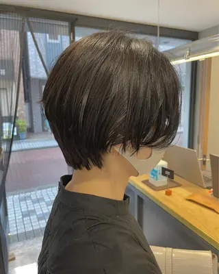 ショート 暖色カラー🍊 ボブ🌿顔周りcutのヘアスタイル