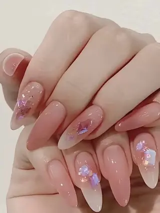 ネイル 高木 維麗絲のネイルデザイン