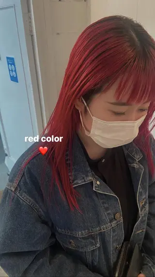 ミディアム OKA AKIHOのヘアスタイル