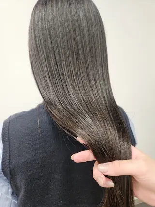 ミディアム Era Hatsuneのヘアスタイル