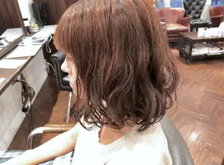 ミディアム パーマ 新井 友菜のヘアスタイル