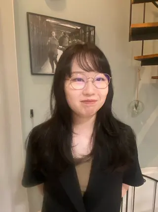 ロング カラー atelier doux dimanche（アトリエ・ドゥー・ディマンシュ）所属・Fukamiレイヤー 透明感カラーのヘアスタイル