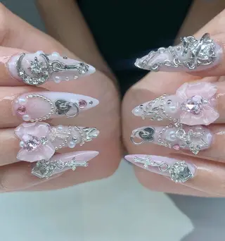 ネイル Lyna Nailのネイルデザイン