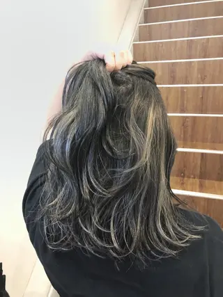 カラー 🫧艶髪/ブリーチ 🐳honami🫧のヘアスタイル