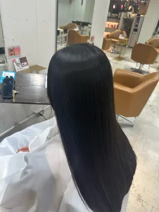 ロング 金 順惠のヘアスタイル