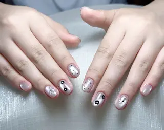 ネイル 高木 維麗絲のネイルデザイン