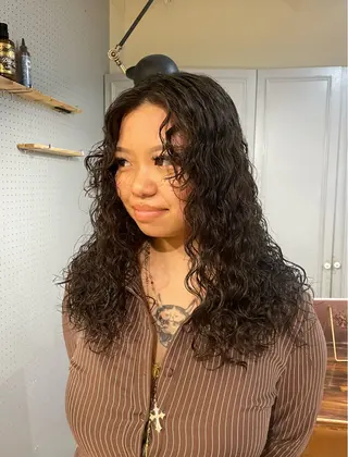ミディアム パーマ 🤩噂のMr.髪ポジ ティブ®️yu🤩のヘアスタイル