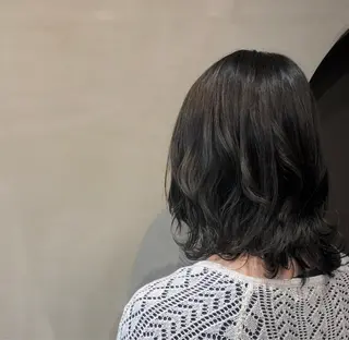 ミディアム カラー 小林 愛花のヘアスタイル