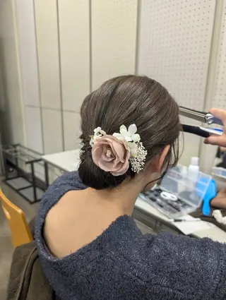 ヘアアレンジ insence glue所属・弥生⭐似合わせカット 柔らかベージュ🌻のヘアスタイル